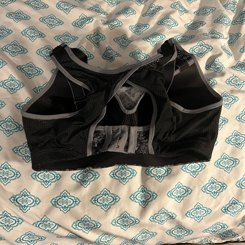 Like new sports bra 3 $15 or $5 each